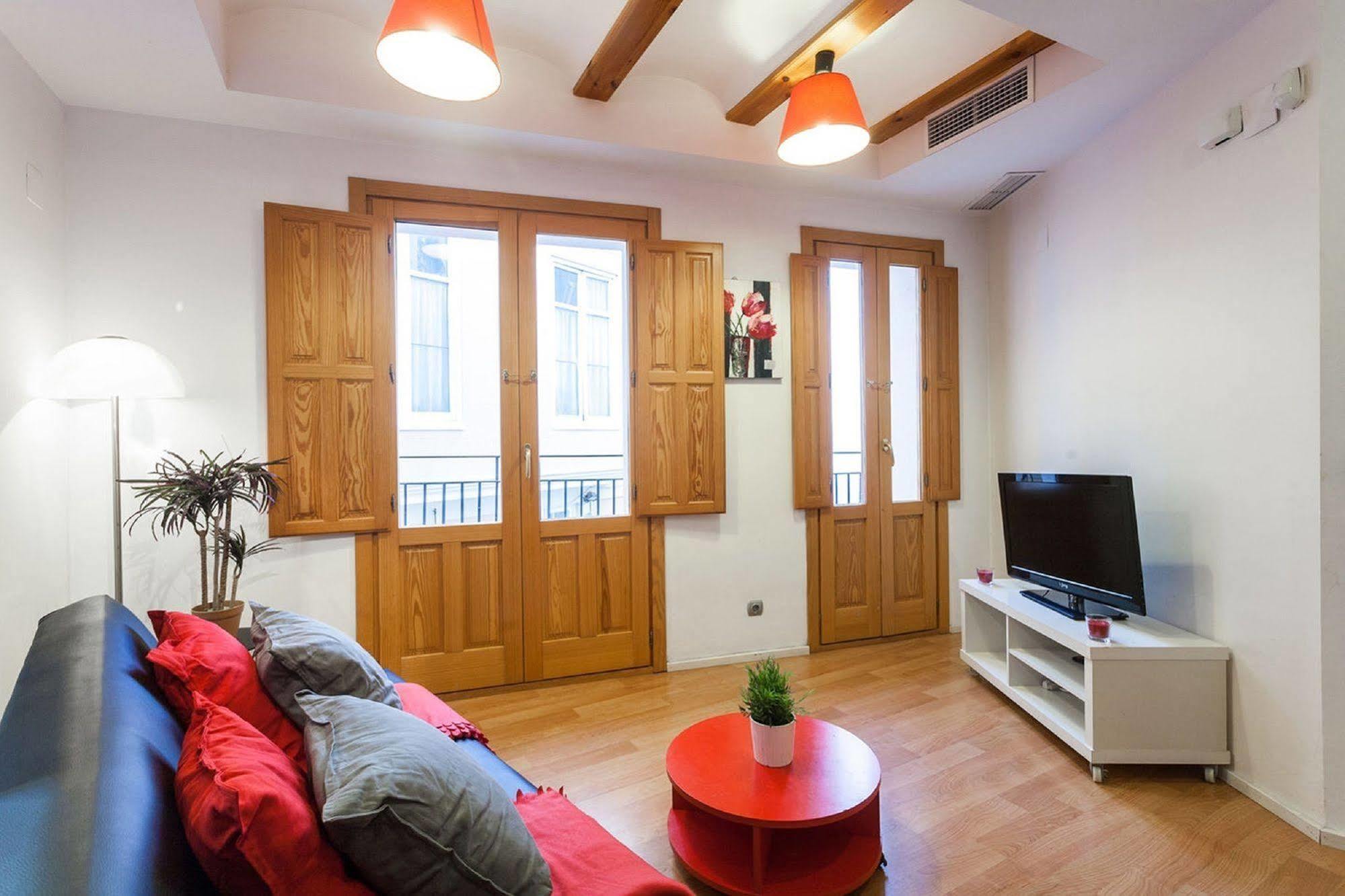 Like Apartments Lonja Валенсия Экстерьер фото